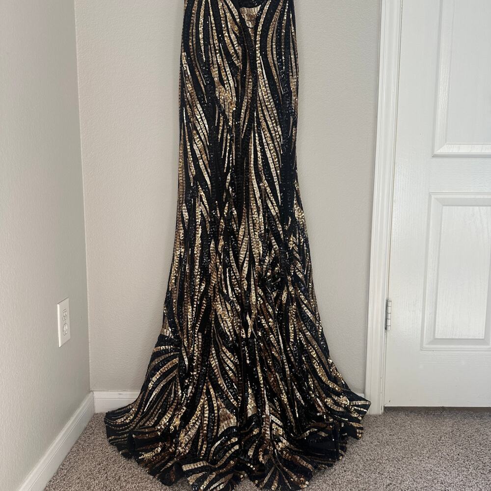 Jovani Gold/Black Sequin Off the Shoulder Trumpet Gown, Black Tie Gala Ball, 8 - Picture 7 of 11
